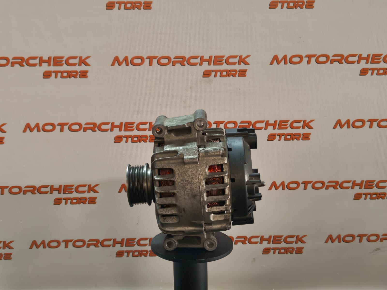 Alternador 06H 903 017 E