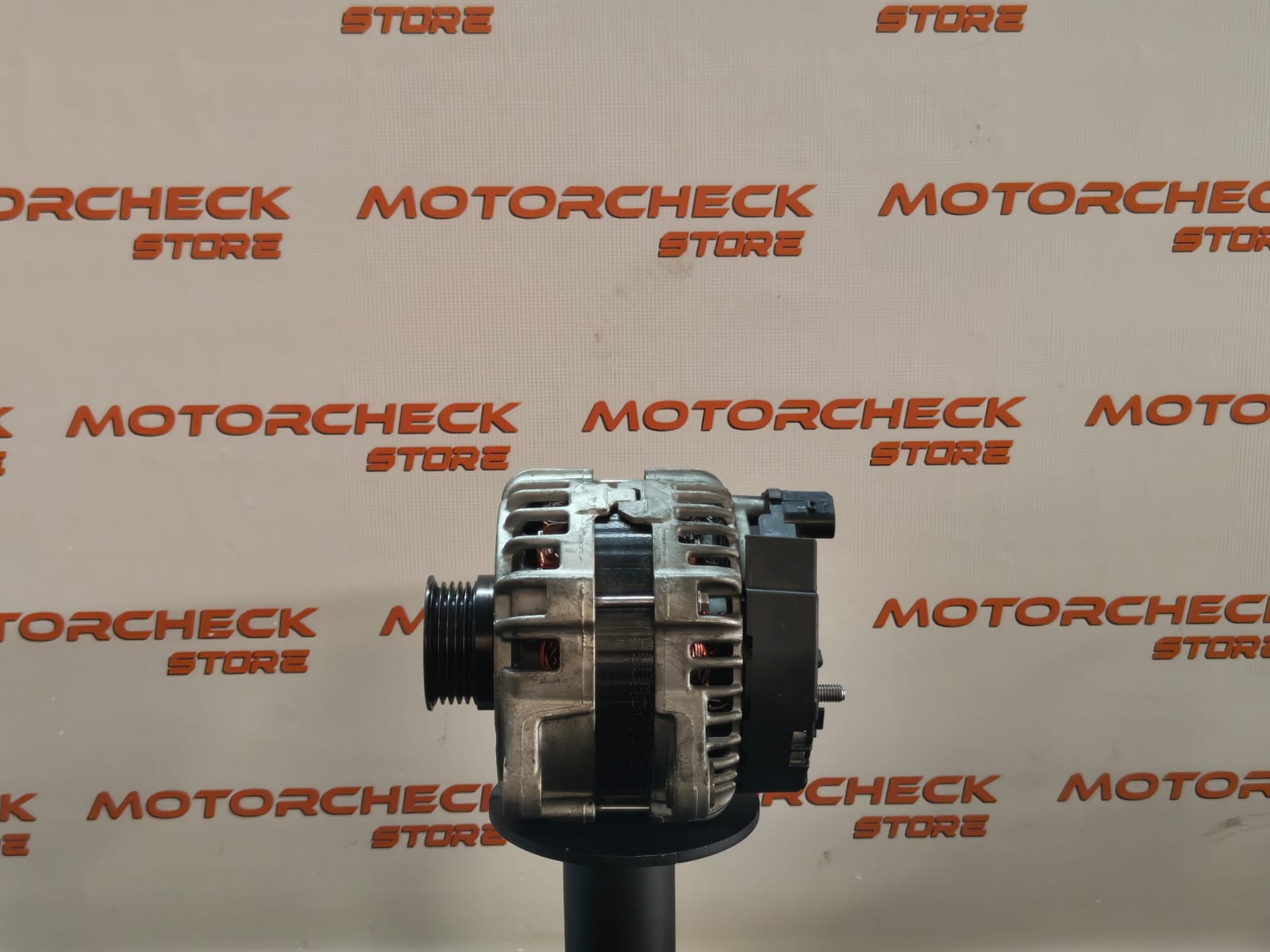 Alternador A 000 906 33 22