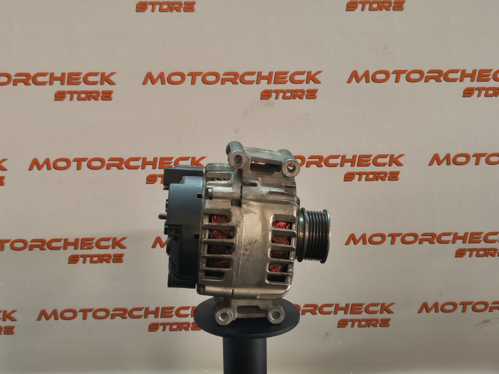 Alternador 06H 903 017 E