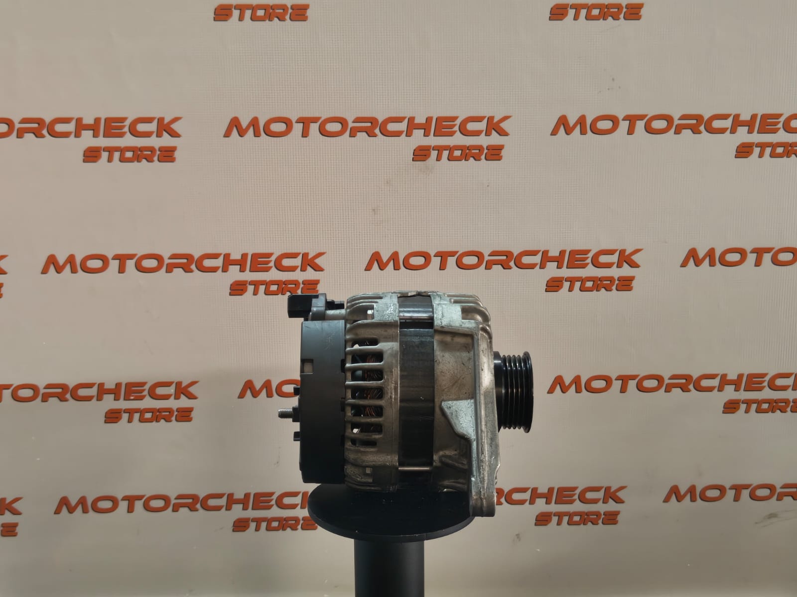 Alternador A 000 906 33 22