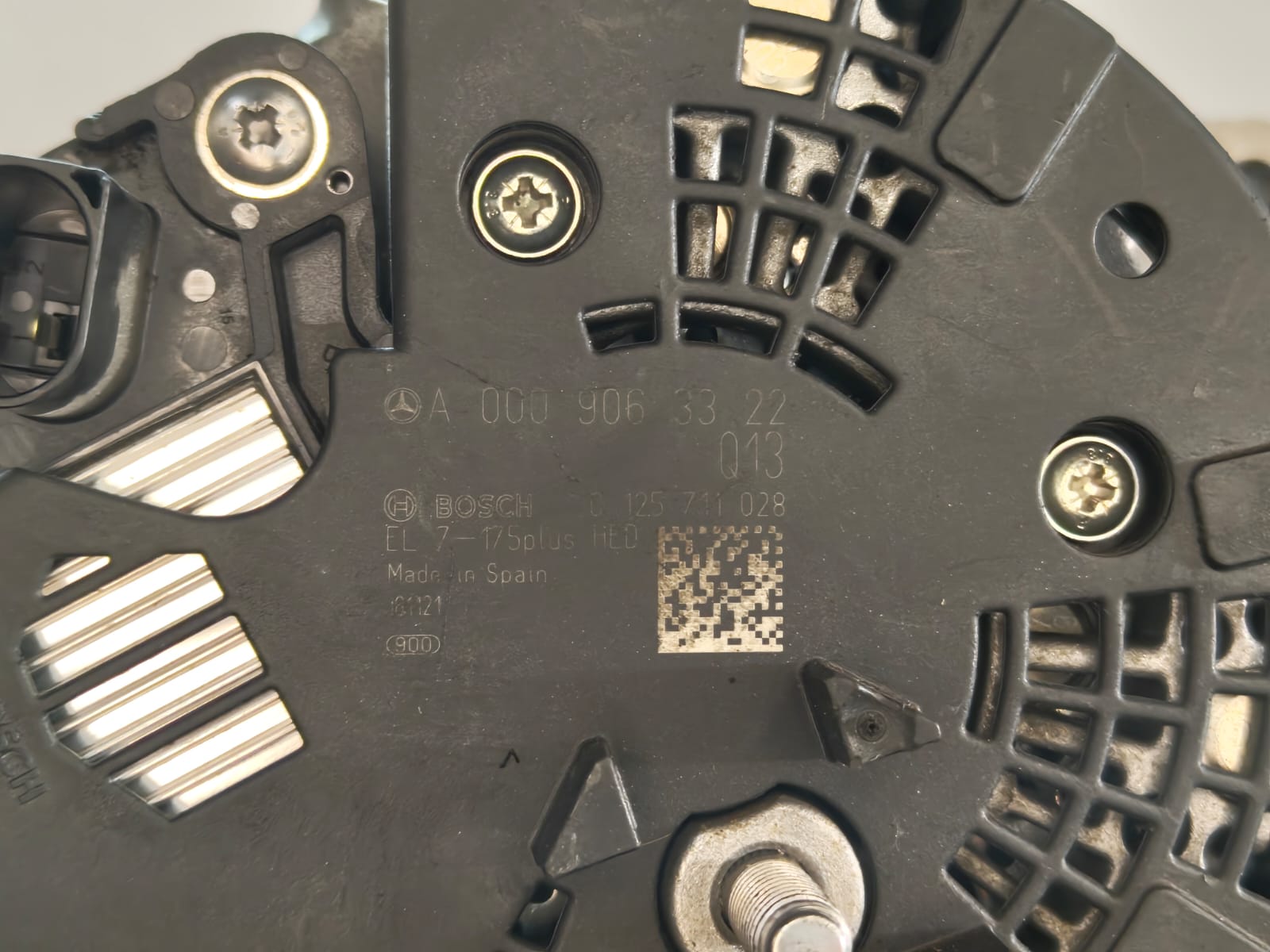 Alternador A 000 906 33 22